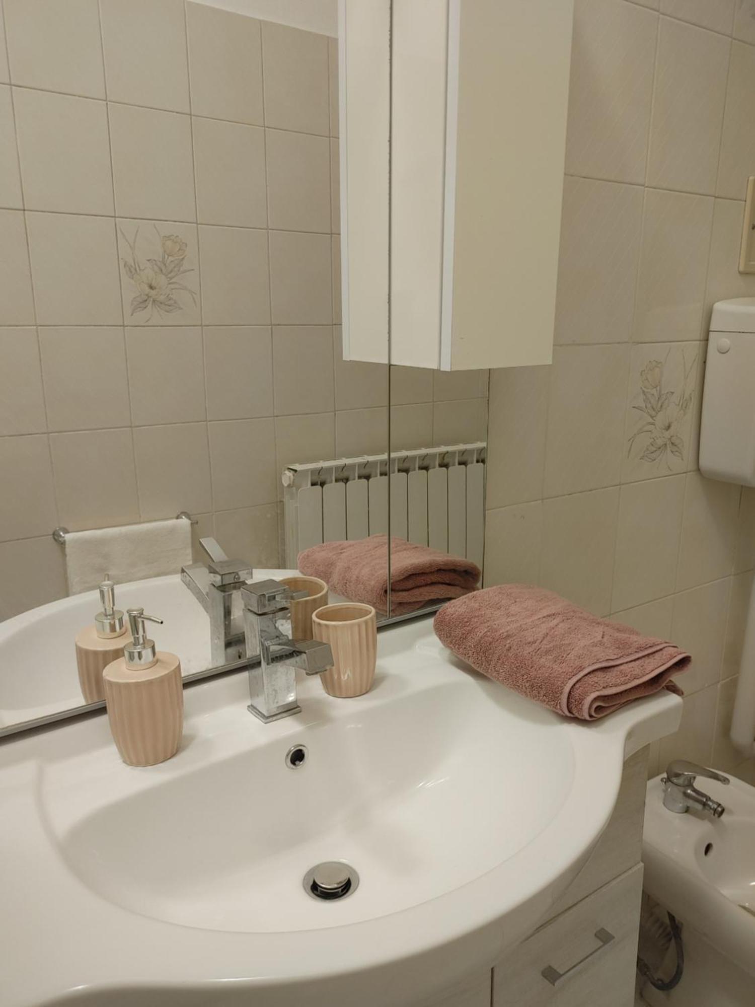 Mazzini Apartment - The V Collection Turate Esterno foto